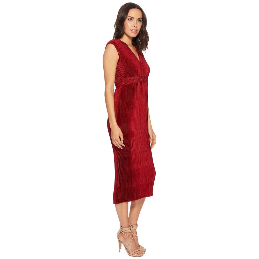 ROMEO and JULIET COUTURE Pleated Sleeveless Dress - Picture 2 of 5